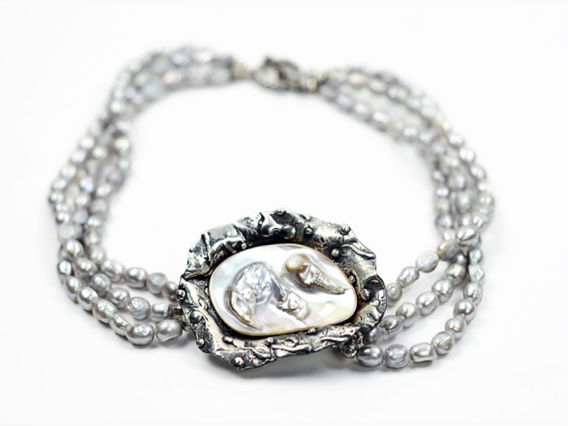 Necklace at Esse Purse Museum and Store esse, purse, necklace, SOMA, museum, Little Rock